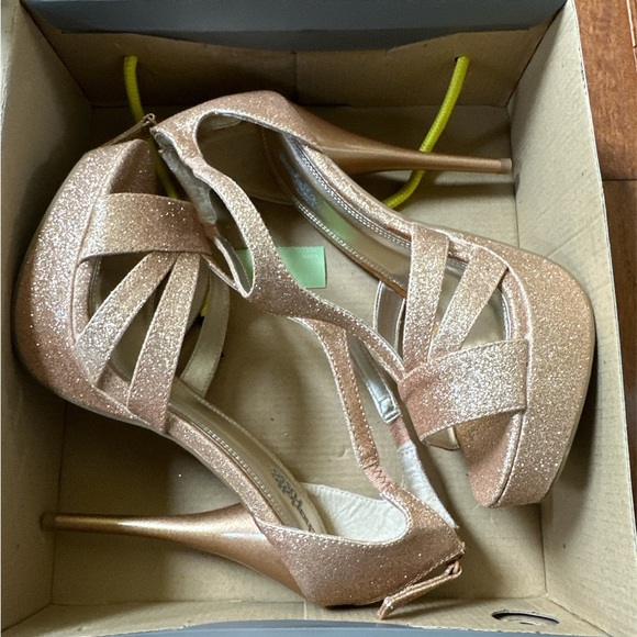 CHARLOTTE RUSSE Glitter Heels! NIB! - Picture 5 of 5